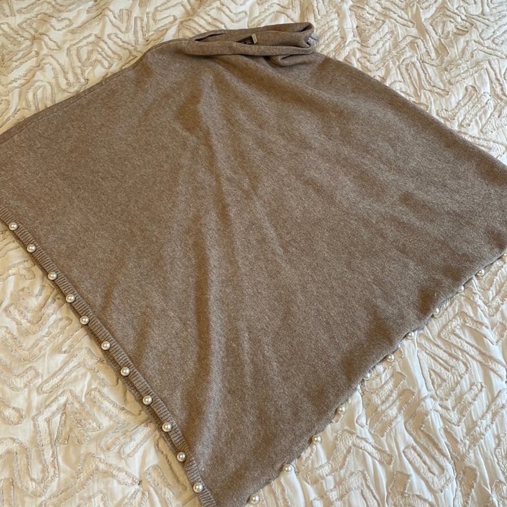 Soft poncho with faux pearls